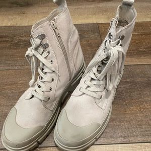 Treasure & Bond beige boots